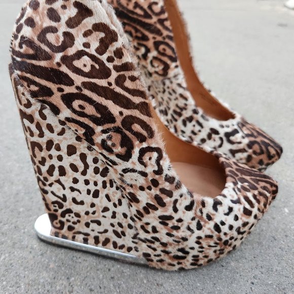 L.A.M.B Y2K Dorothee Leopard Platform Wedges - Picture 2 of 9